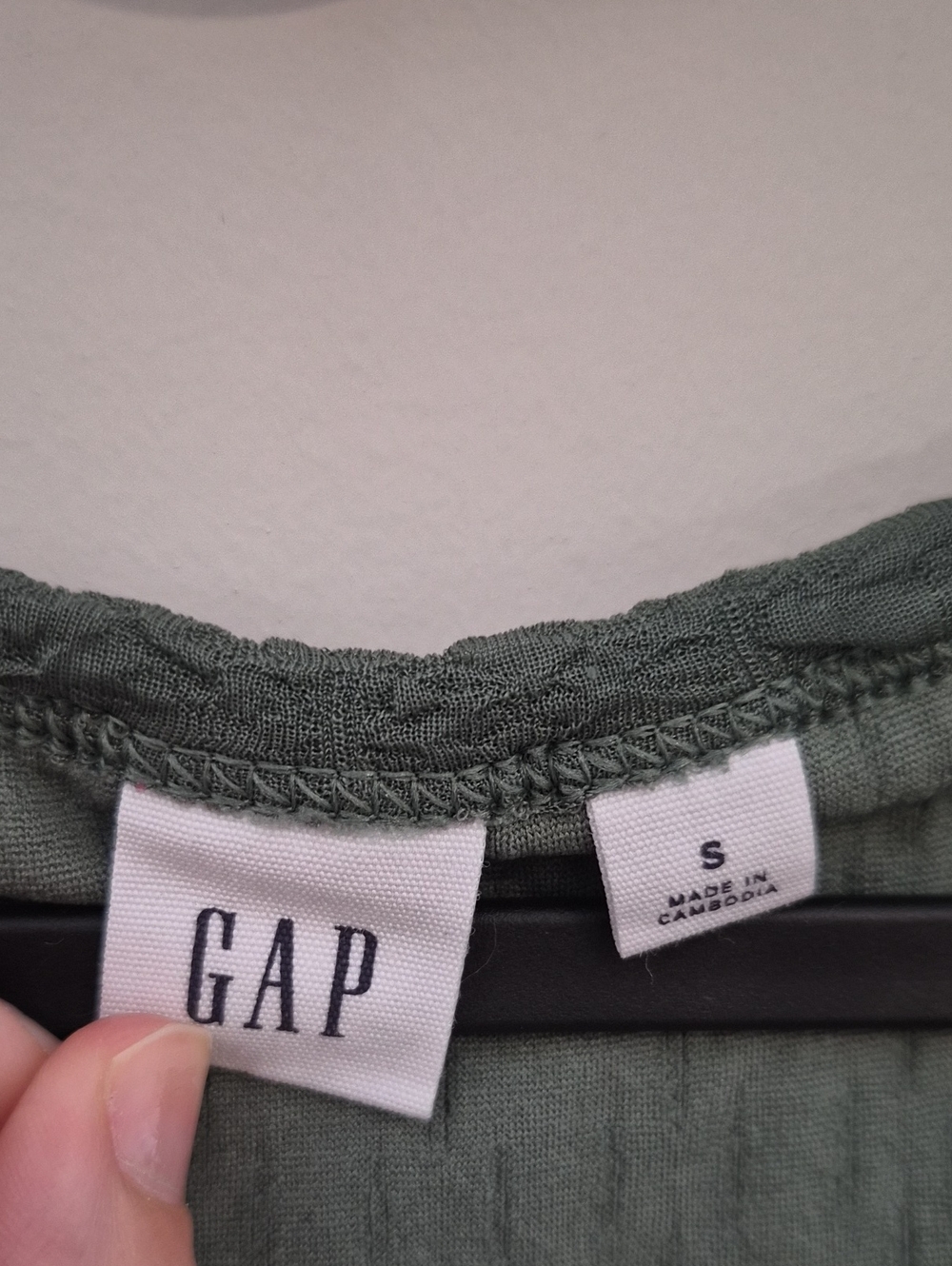 Gap Top - Picture 4 of 4